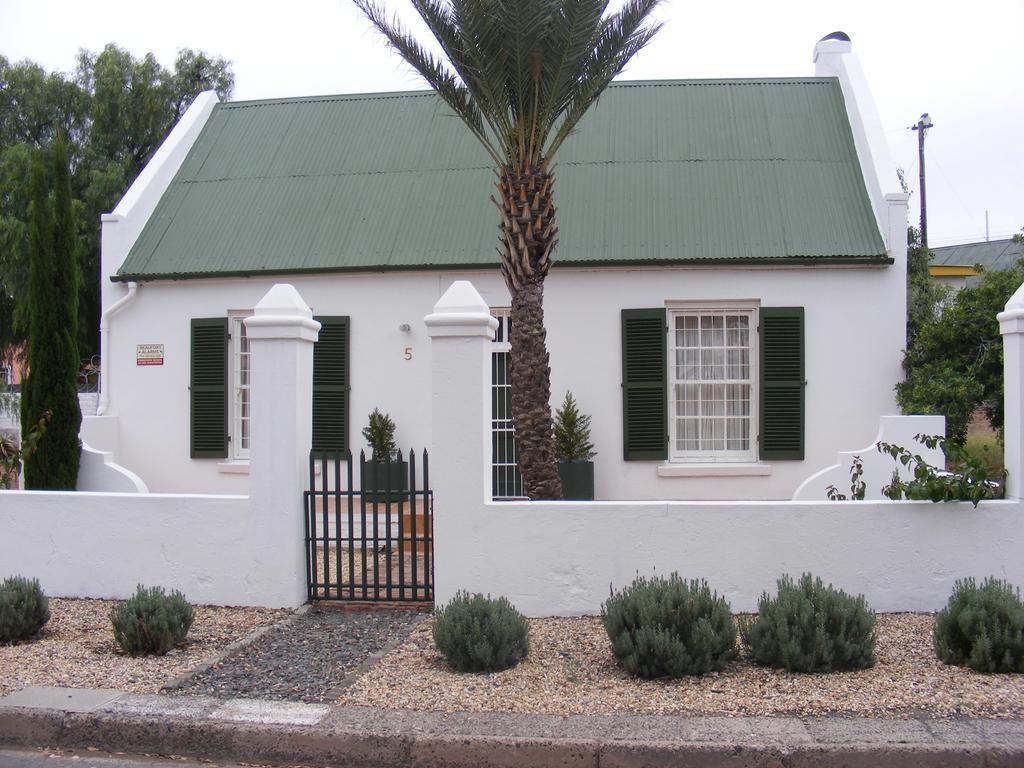 Pepper Tree Accommodation Beaufort West Room photo