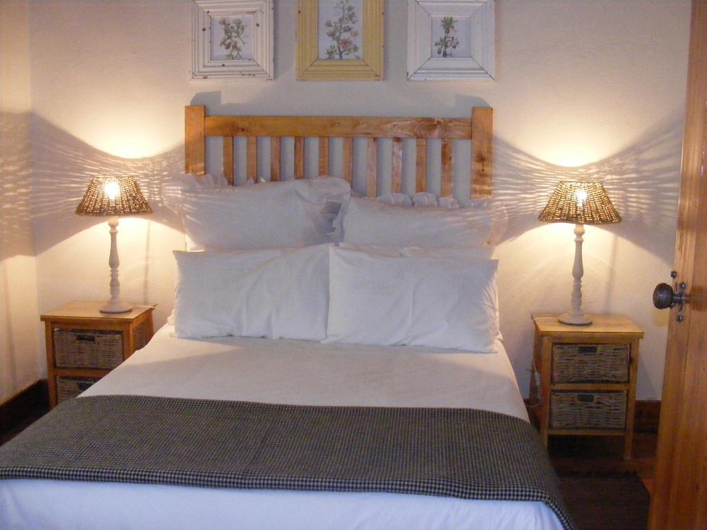Pepper Tree Accommodation Beaufort West Exterior photo